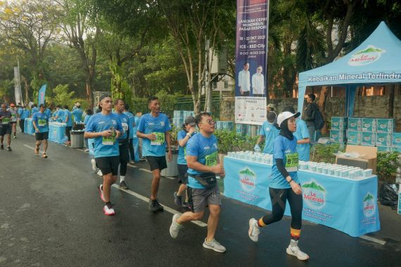 Le Minerale jadi Official Mineral Water di Jakarta Running Festival 2024 - JPNN.COM