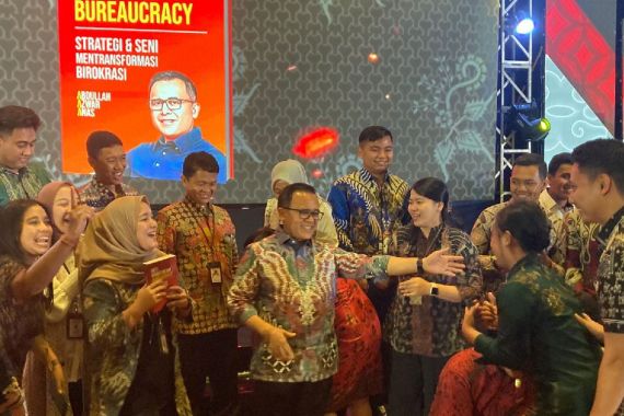 Anti-Mainstream Bureaucracy, Jurus Menteri Anas Mereformasi Birokrasi  - JPNN.COM