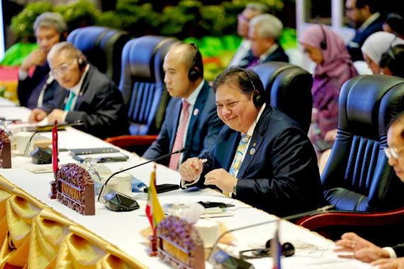 Pimpin Delegasi RI di KTT Khusus ASEAN-Kanada, Menko Airlangga Bahas 3 Hal Penting Ini - JPNN.COM