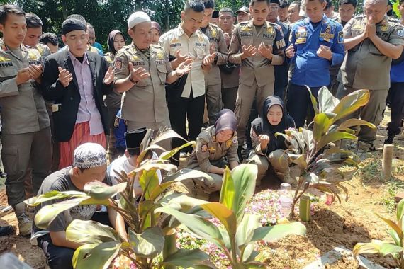 Tertimpa Pagar Saat Mengamankan Demo, Anggota Satpol PP Lebak Meninggal Dunia - JPNN.COM