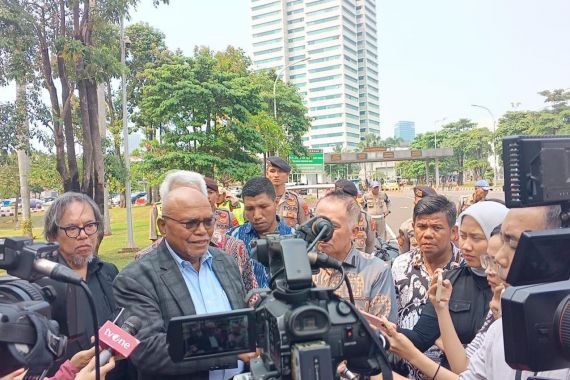 Kronologi TPDI dan Perekat Nusantara Diadang Saat Minta MPR Batalkan Pelantikan Gibran - JPNN.COM