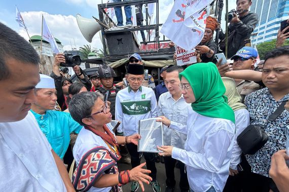 Fraksi PKB DPR Sampaikan Komitmen di Depan Demonstran RUU Masyarakat Adat - JPNN.COM