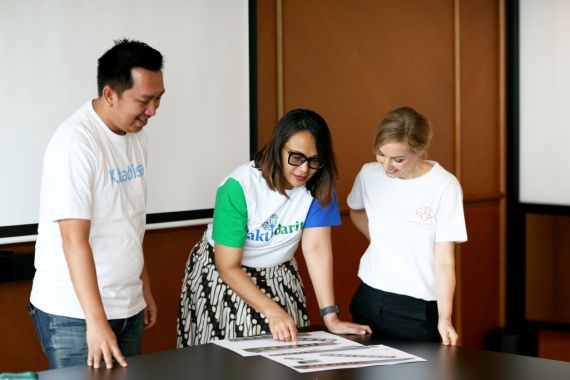 Bangun Sekolah Rusak di Garut, Yayasan Bakti Barito Gandeng Kitabisa dan Happy Hearts - JPNN.COM