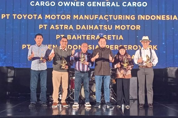 SIG Bersama Pelindo Perkuat Sinergi Operasional Logistik - JPNN.COM