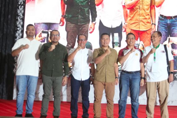 Tentara Gandeng Aktivis Bermain Catur untuk Memeriahkan HUT Ke-79 TNI - JPNN.COM