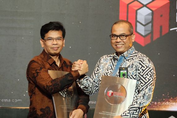 Tim NLE Raih Penghargaan Kategori Government of The Year di Indonesia Logistics Awards 2024 - JPNN.COM