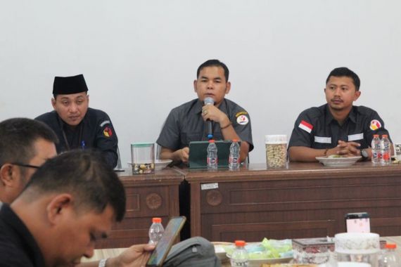 Cegah Pelanggaran, Bawaslu Siak Tetap Melarang ASN & Honorer Ikut Kampanye Pilkada 2024 - JPNN.COM