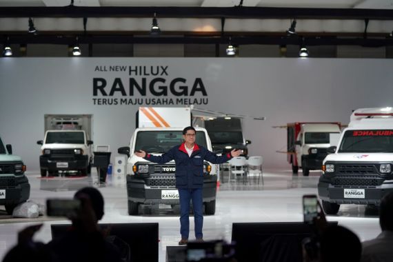 Lawan Mitsubishi L300, Toyota Meluncurkan Hilux Rangga, Sebegini Harganya - JPNN.COM