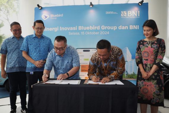 BNI & Bluebird Jalin Kerja Sama Pembayaran QRIS di Seluruh Armada - JPNN.COM