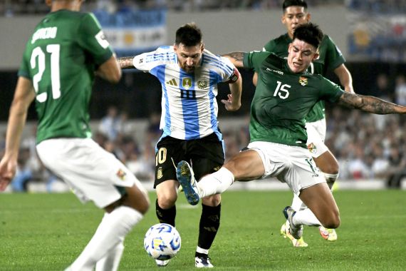 Lionel Messi Hattrick, Argentina Cukur Bolivia - JPNN.COM