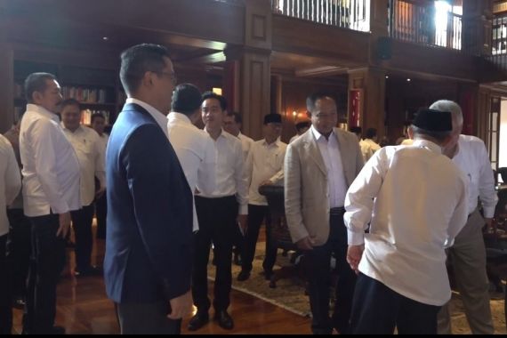 Prabowo Beri Pembekalan Calon Menteri, Hadir ST Burhanuddin & Sjafrie Sjamsoeddin - JPNN.COM