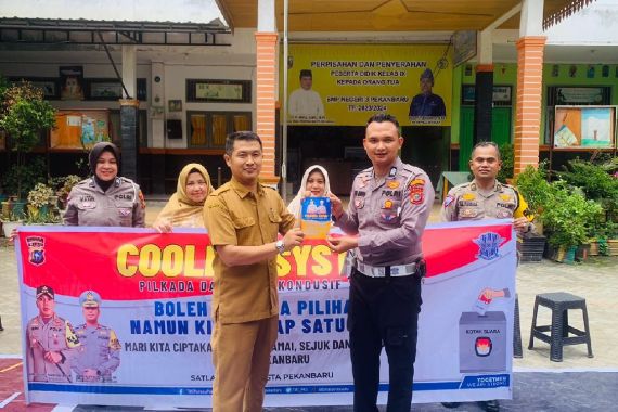 Polresta Pekanbaru Edukasi Pelajar tentang Pilkada Damai, Jangan Terpengaruh oleh Hoaks - JPNN.COM