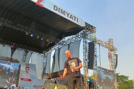 Dewa 19 Guncang Konser Banten Maju di Serang, Andra Soni-Dimyati Joget Pose 2 Jari - JPNN.COM