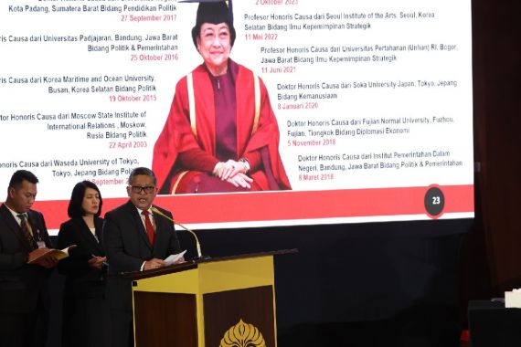 Hasto PDIP Sidang Doktor di UI, Megawati Sampai Ganjar Hadir - JPNN.COM