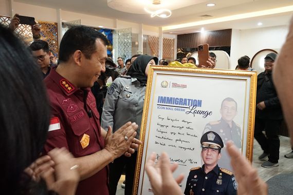 Silmy Karim: Immigration Lounge di Gresik Beri Kemudahan bagi WNA & WNI - JPNN.COM