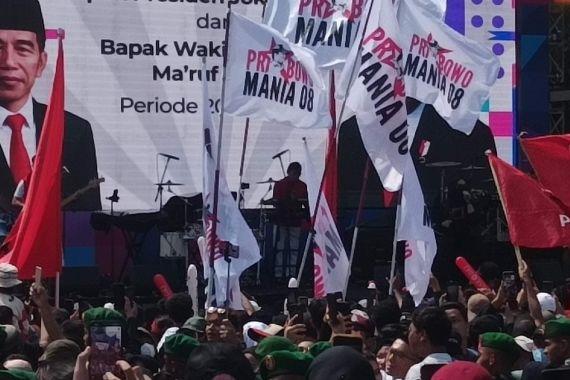 Relawan Jokowi dan Prabowo Kompak Joget Bareng di Bundaran HI - JPNN.COM