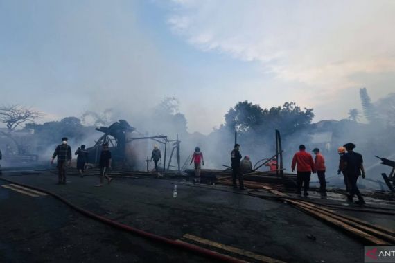 Kebakaran Besar di Tajur Bogor, Lapak Pedagang dan Rumah Warga Hangus - JPNN.COM