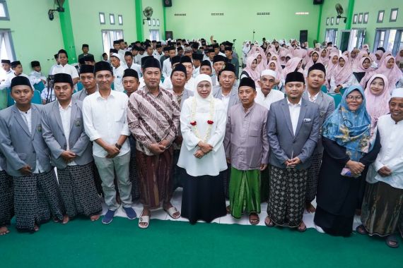 Khofifah Pemimpin Penuh Inovasi, Layak Melanjutkan Kepemimpinan untuk Periode Kedua - JPNN.COM