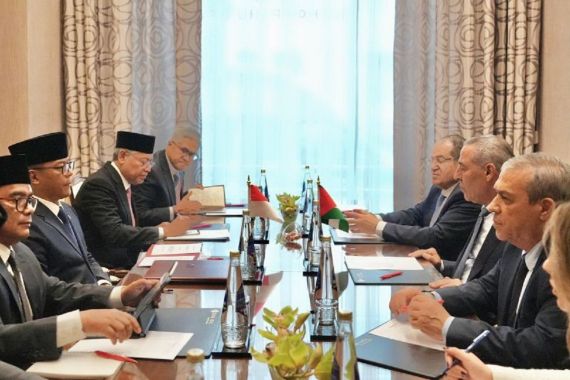 Gercep Setelah Dilantik, Menlu Sugiono Temui Sekjen Organisasi Pembebasan Palestina - JPNN.COM