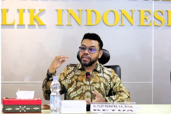 Filep Wamafma: Komite III DPD RI Siap Berkolaborasi dengan Pemerintah untuk Entaskan Kemiskinan Ekstrem - JPNN.COM