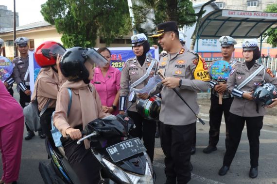 Operasi Zebra Lancang Kuning, AKBP Fahrian Beri Edukasi Lalu Lintas & Demokrasi - JPNN.COM