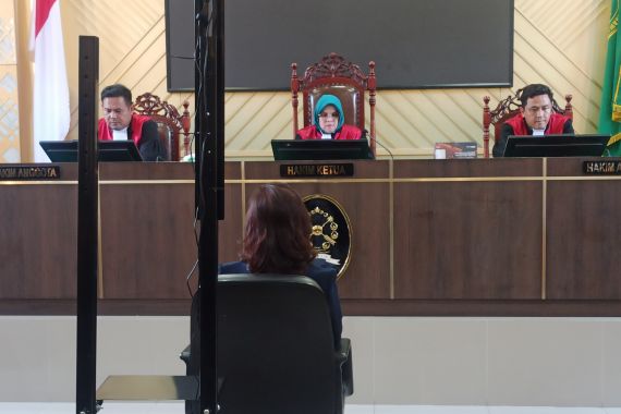 Sidang Pleidoi, Terdakwa Kusumayati Memberikan Pernyatan Berbeda dengan Fakta Sidang - JPNN.COM