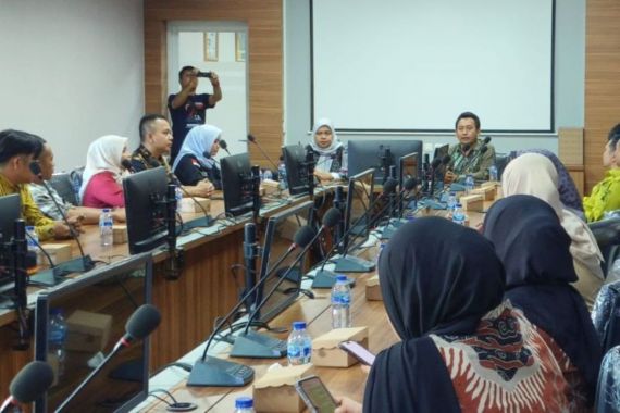 Kasus Guru Supriyani Dituduh Memukul Anak Polisi, KPAI Minta PGRI Tak Lakukan Diskriminasi - JPNN.COM