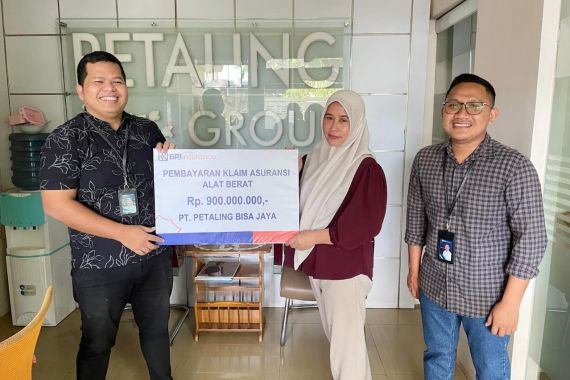 Respons Cepat, BRI Insurance Bayarkan Klaim Asuransi Rp900 Juta di Jambi - JPNN.COM