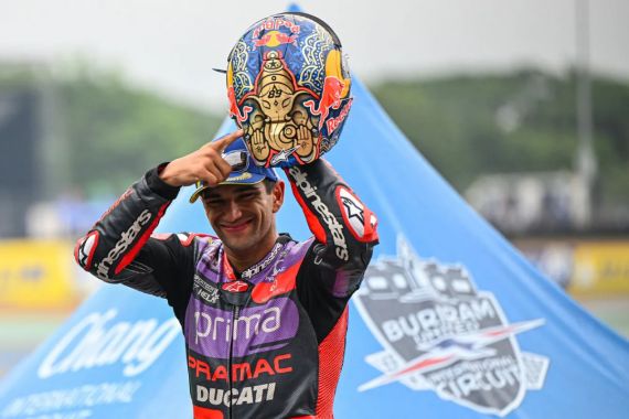 Marc Marquez Menyelamatkan Jorge Martin dari Malapetaka di Buriram - JPNN.COM