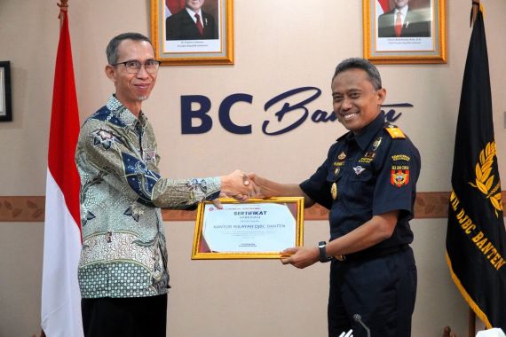 Selamat, Kanwil Bea Cukai Banten Raih Penghargaan dari PT Lotte Chemical Indonesia - JPNN.COM