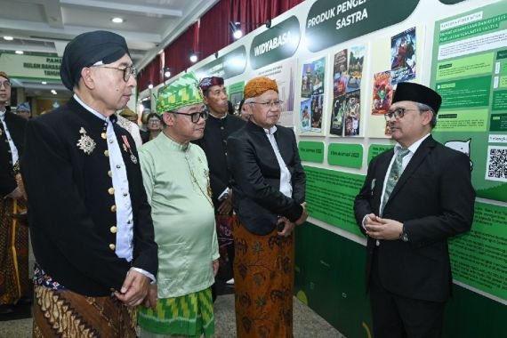 Mendikdasmen Abdul Mu'ti Ingin Bahasa Indonesia Lebih Produktif - JPNN.COM