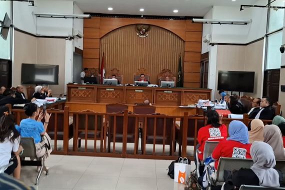 Terdakwa Kasus Dugaan Sumpah Palsu Menyampaikan Permohonan Maaf di Persidangan - JPNN.COM