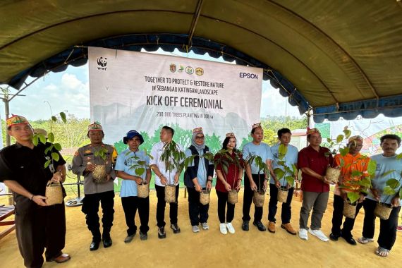 WWF Indonesia dan Epson Berkolaborasi, Tanam Pohon Seluas 300 Hektare di Wilayah Kalteng - JPNN.COM