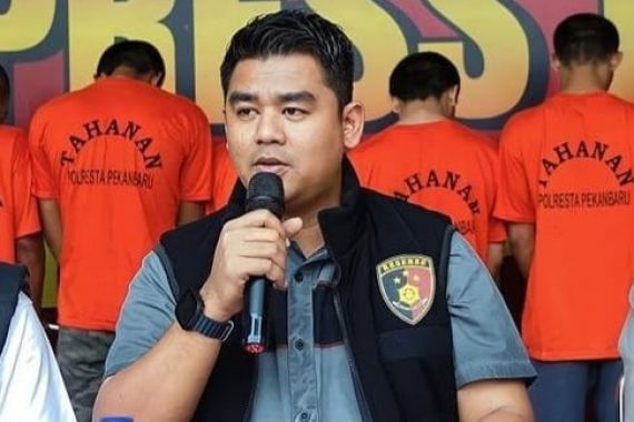 Polisi Tetapkan 2 Tersangka Korupsi Dana Hibah di LAMR Kota Pekanbaru - JPNN.COM