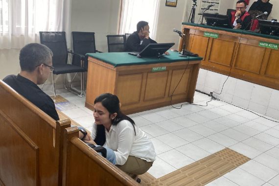 Sempat Bawa Uang 25 Juta, Penabrak Maut Marisa Bersimpuh Minta Maaf di Meja Hijau - JPNN.COM