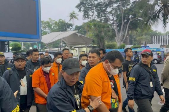 Ungkap Kasus Judi Online, Polisi Geledah Kantor Kementerian Komdigi - JPNN.COM