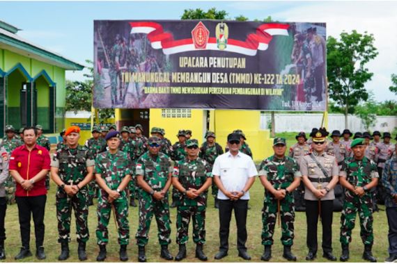 Brigjen TNI Antoninho Hadiri Upacara Penutupan TMMD ke-122 Kodim 1503/Tual - JPNN.COM