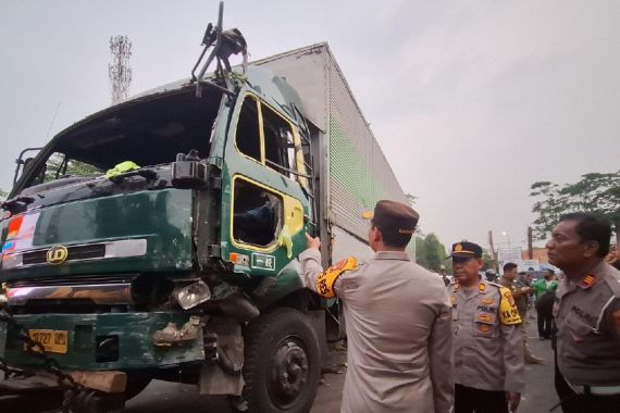 Polisi Ungkap Fakta Sopir Truk Kontainer yang Tabrak Lari Belasan Kendaraan di Tangerang, Ternyata - JPNN.COM