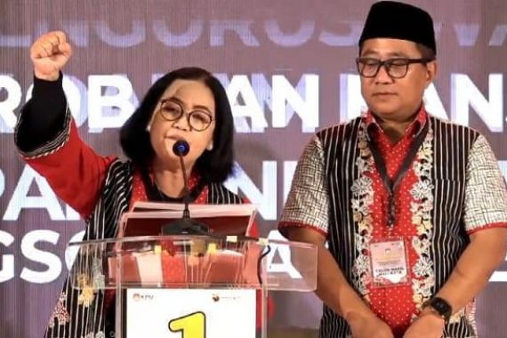 Debat Pilkada Semarang: Agustina-Iswar Janji APBD Sebesar-sebesarnya untuk Warga - JPNN.COM