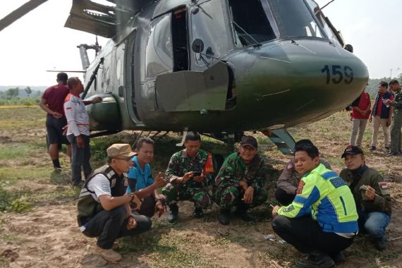 Helikopter TNI AD Mendarat Darurat di Blora, Begini Penjelasan Kodam IV Diponegoro - JPNN.COM