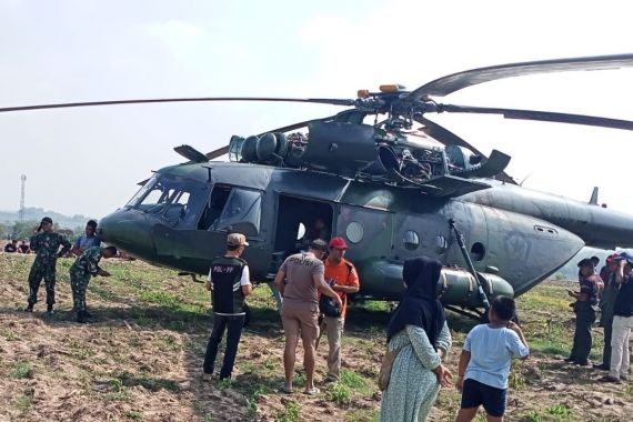 Mil Mi-17 Buatan Rusia, Helikopter TNI AD yang Mendarat Darurat di Persawahan Blora - JPNN.COM