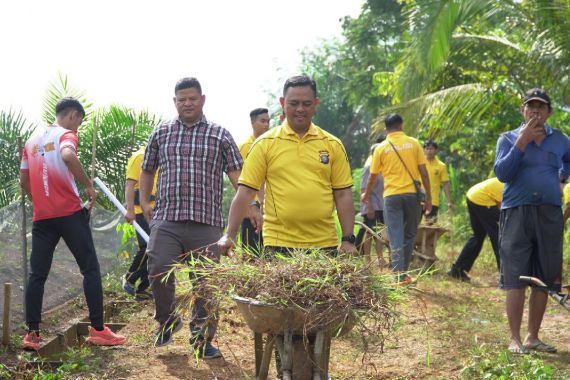 Polres Rohul Adakan Baksos dan Cooling System dalam Rangka HUT Humas Polri - JPNN.COM