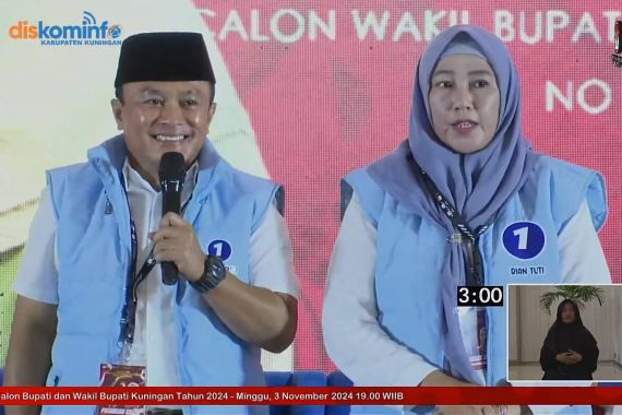 Paslon Cabup dan Cawabup Kuningan Dian-Tuti Kuasai Debat, Elektabilitasnya Bakal Naik - JPNN.COM