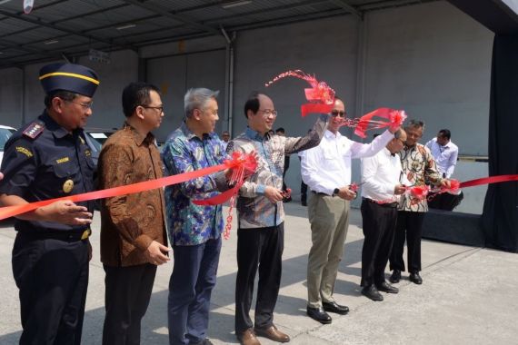 Ekspor Perdana Omoda 5 Setir Kiri ke Vietnam via Cikarang Dry Port - JPNN.COM