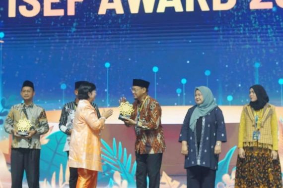 Inovatif dalam Pengelolaan Zakat, BAZNAS Jabar Sabet Juara ISEF 2024 - JPNN.COM