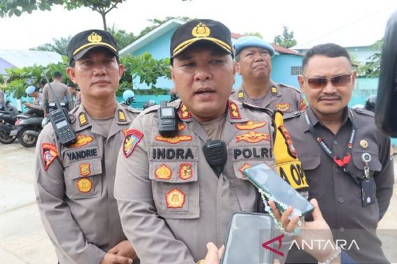 Polres Belitung Timur Terjunkan Puluhan Personel Amankan Lipat Surat Suara Pilkada - JPNN.COM