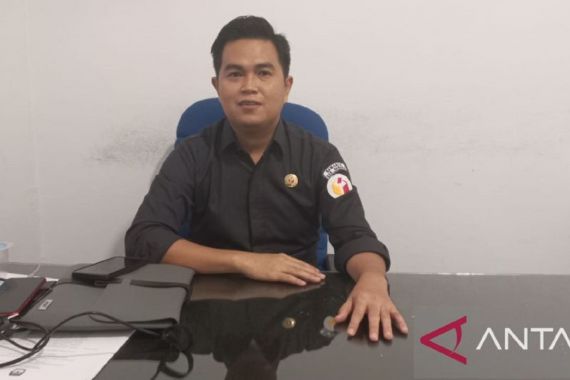 Oknum KPPS Diduga Berperan Aktif Pada Kampanye Salah Satu Paslon Kada - JPNN.COM