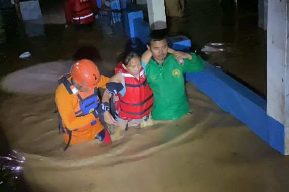 Ratusan Warga Terdampak Banjir Bandang di Banjaran, Evakuasi Sempat Terkendala - JPNN.COM