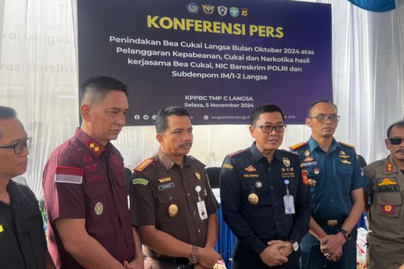 Bea Cukai dan Bareskrim Polri Bongkar Penyelundupan Narkotika di Perairan Aceh Tamiang - JPNN.COM