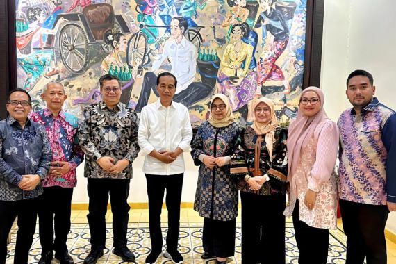 Jokowi Terima Manfaat Pensiun dan Tabungan Hari Tua dari TASPEN - JPNN.COM